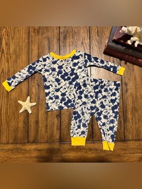 Disney Kids Mickey Mouse Pajama Set